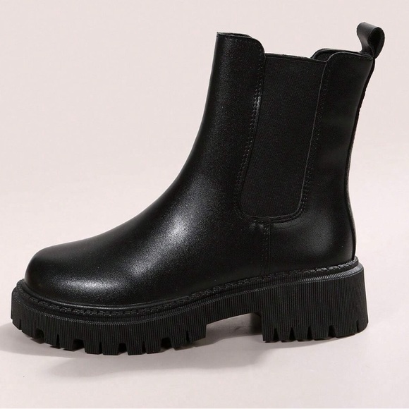 NWT Winter Boots - Picture 5 of 5